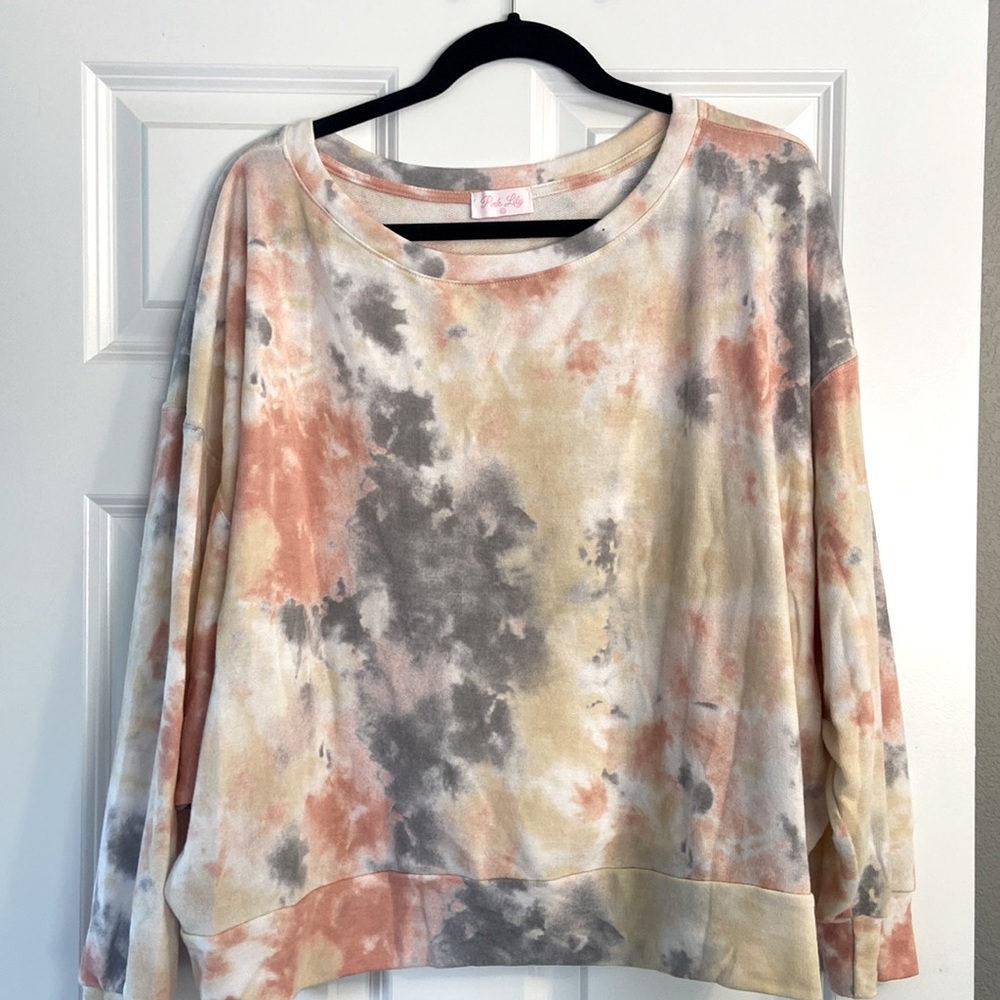 Pink Lily lightweight pullover